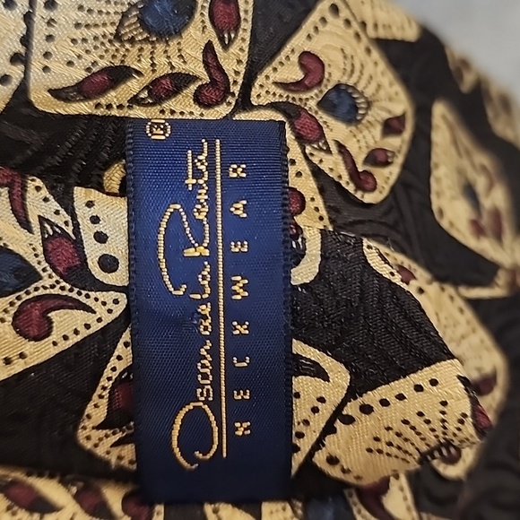 Vintage Oscar dela Renta Tie 100% Silk Geometric Print Luxury Office Career Wear - Picture 3 of 3
